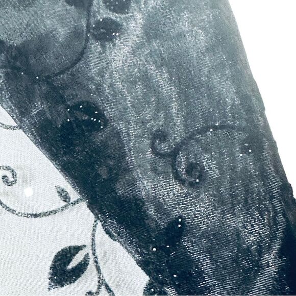 I.N.Studio Black Sheer Embroidered Top Sz Medium Petite - Picture 3 of 8